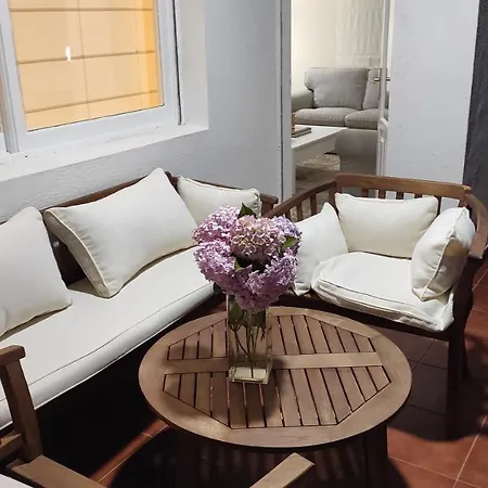 Precioso Piso En Playa America Con Jardin Privado. *