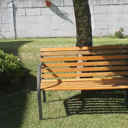 Precioso Piso En Playa America Con Jardin Privado.